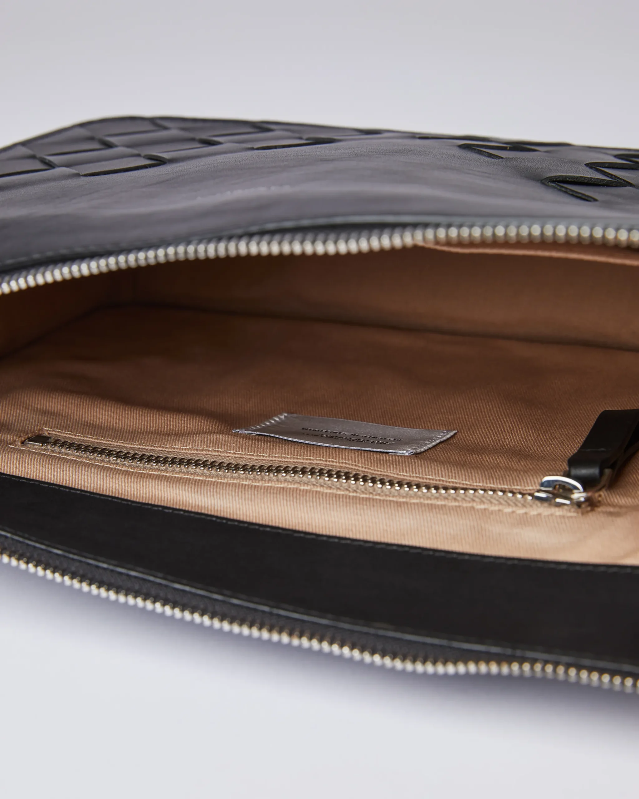Online Franka Weave Cuir