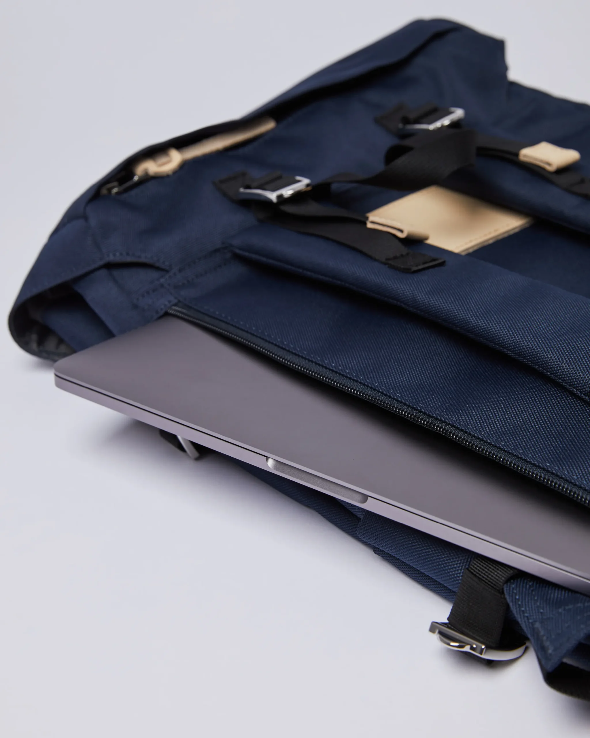 New Harald Sacs À Dos